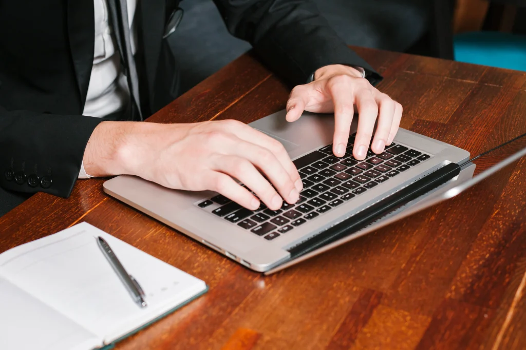 How to Become a Copy Editor (Even as a Beginner)_
