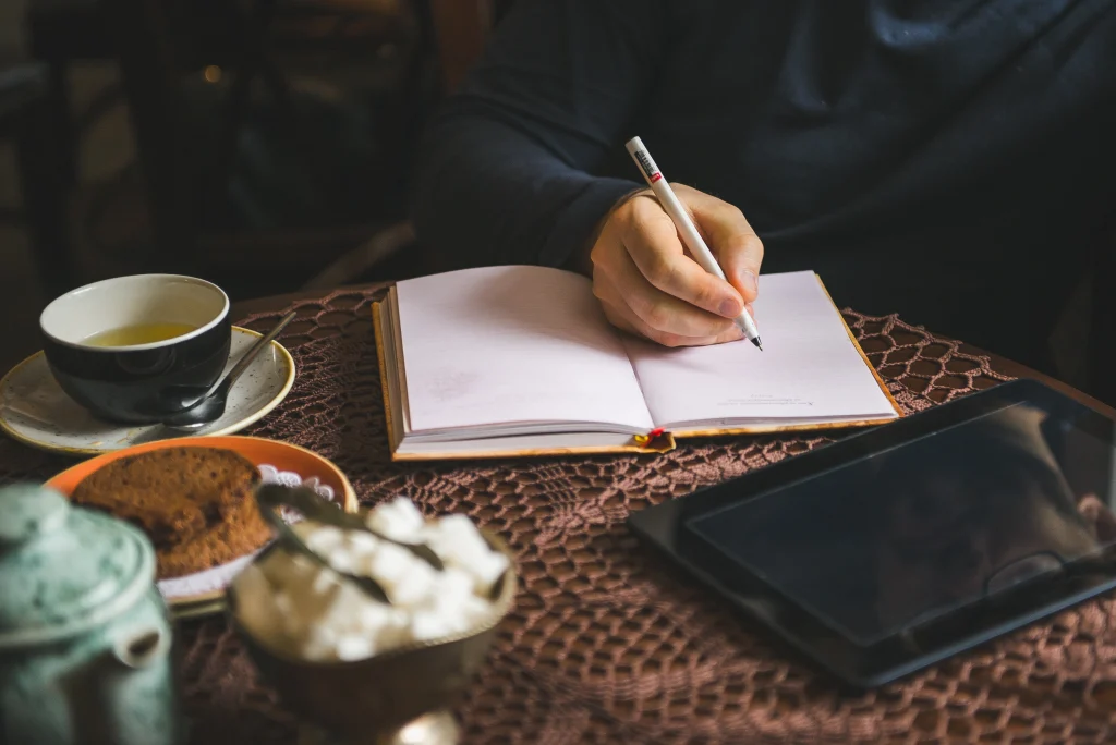 Hiring a Ghostwriter Ethical Choice or Gray Area (1)