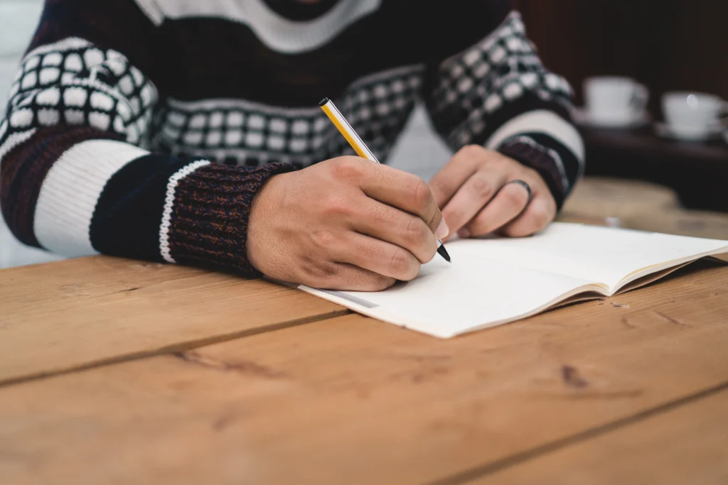 Hiring a Ghostwriter Ethical Choice or Gray Area (2)